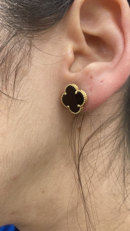 Clover black earrings